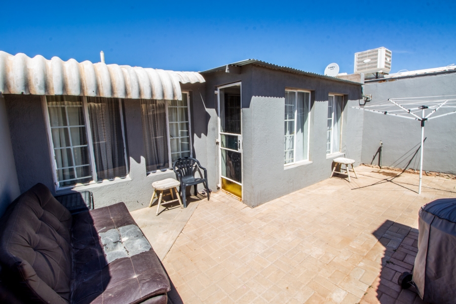 1 Bedroom Property for Sale in Flora Park Northern Cape